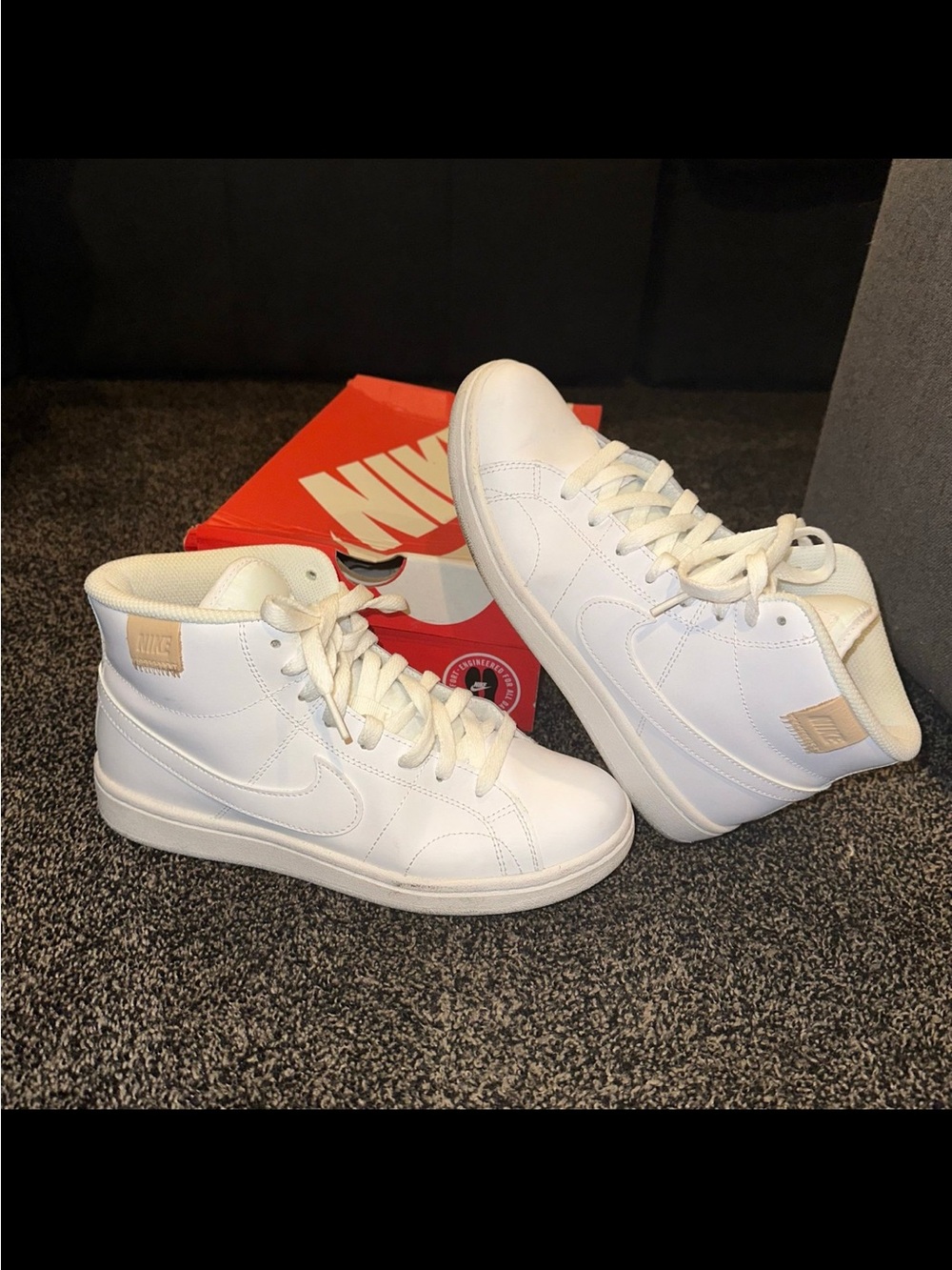 Nike court royale